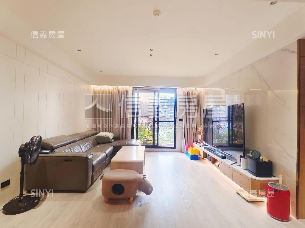 中路昭揚君硯面公園雙陽台房屋室內格局與周邊環境