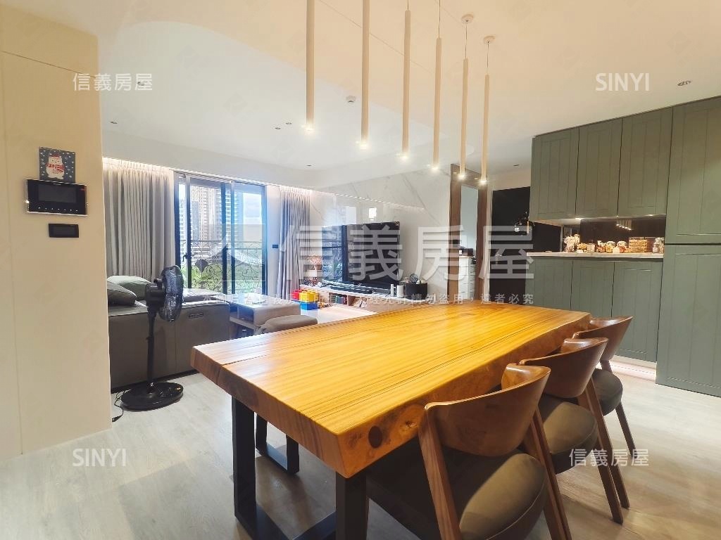 中路昭揚君硯面公園雙陽台房屋室內格局與周邊環境