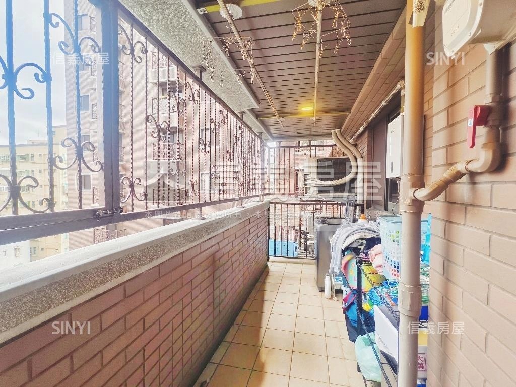 中路昭揚君硯面公園雙陽台房屋室內格局與周邊環境