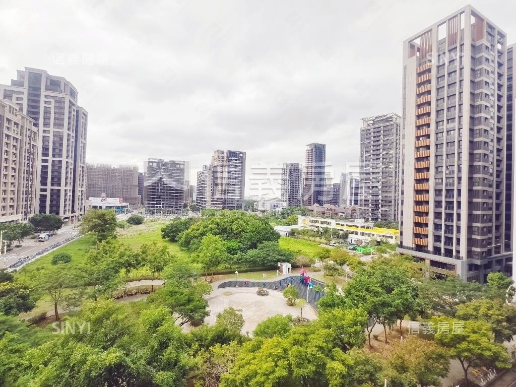 中路昭揚君硯面公園雙陽台房屋室內格局與周邊環境