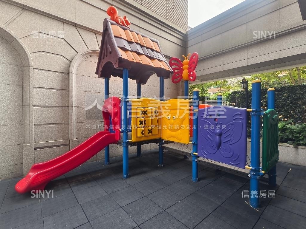 中路昭揚君硯面公園雙陽台房屋室內格局與周邊環境