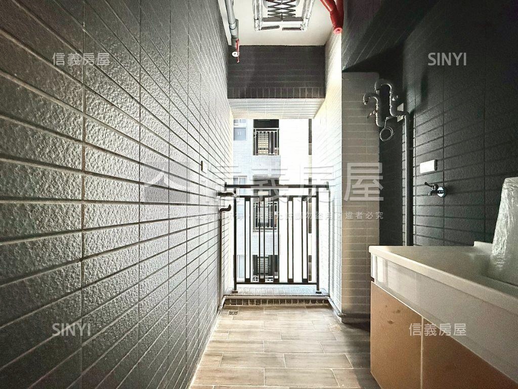 洲際ＯＮＥ採光２房平車房屋室內格局與周邊環境