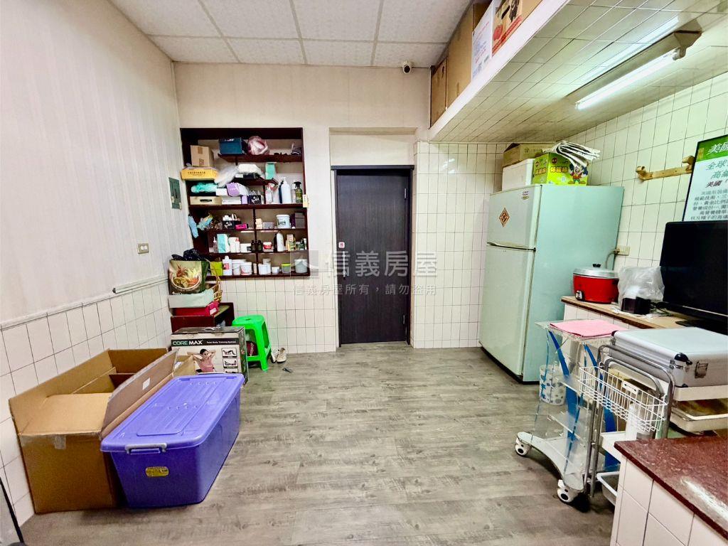 正義路騎樓透天房屋室內格局與周邊環境