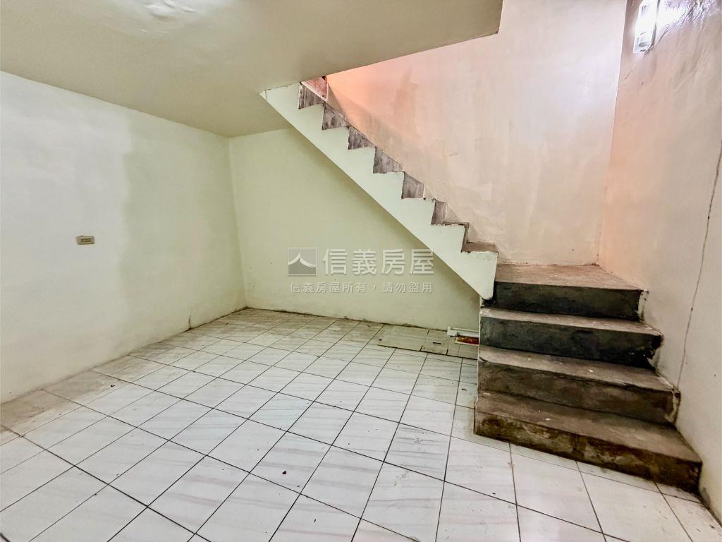 正義路騎樓透天房屋室內格局與周邊環境