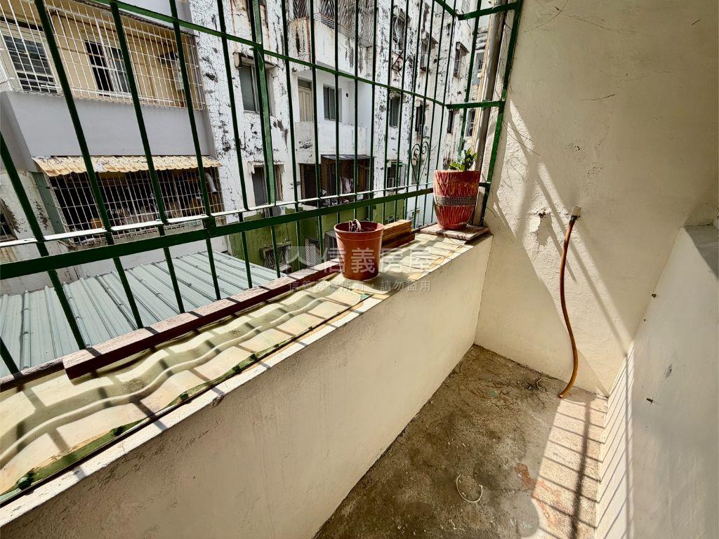正義路騎樓透天房屋室內格局與周邊環境