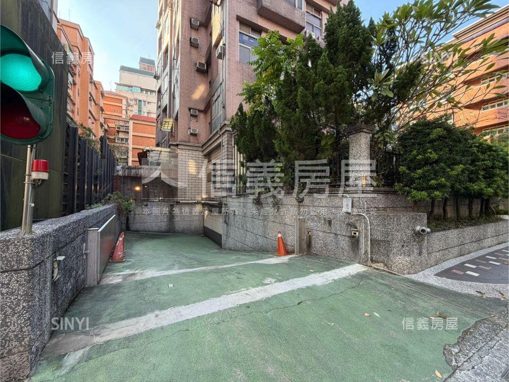 挑高邊間印象大湖房屋室內格局與周邊環境