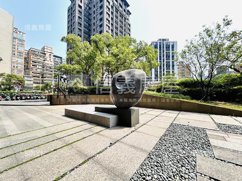 遠雄首席後棟高樓房屋室內格局與周邊環境