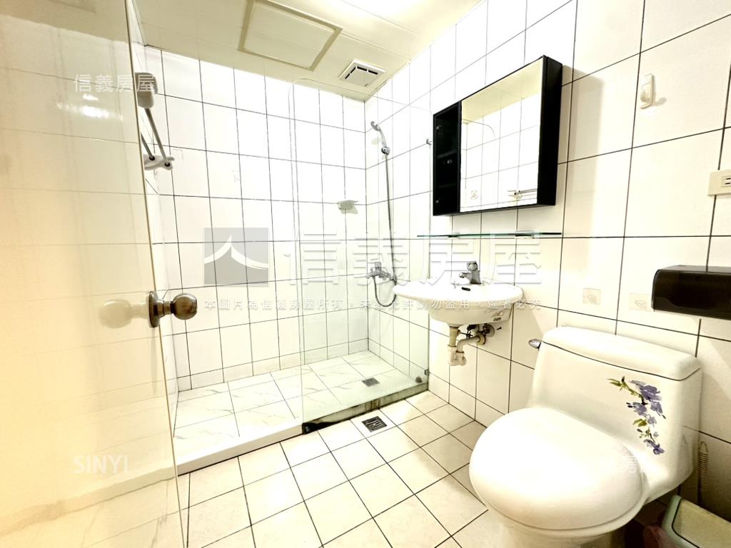 華麗大空間鋼骨電梯四房房屋室內格局與周邊環境