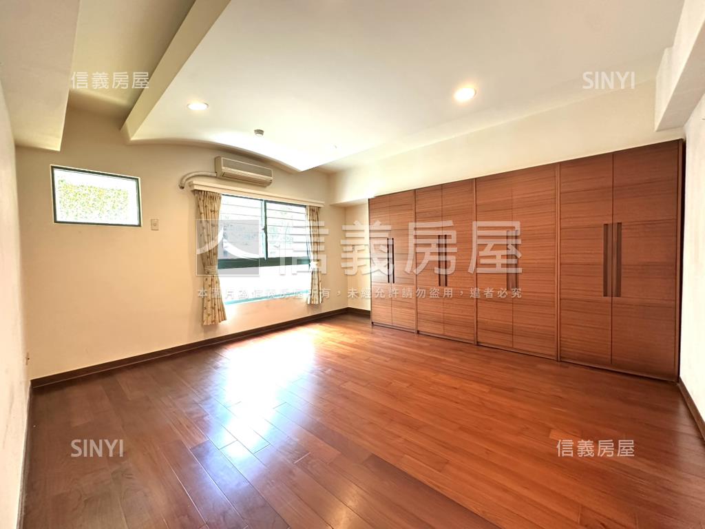 華麗大空間鋼骨電梯四房房屋室內格局與周邊環境