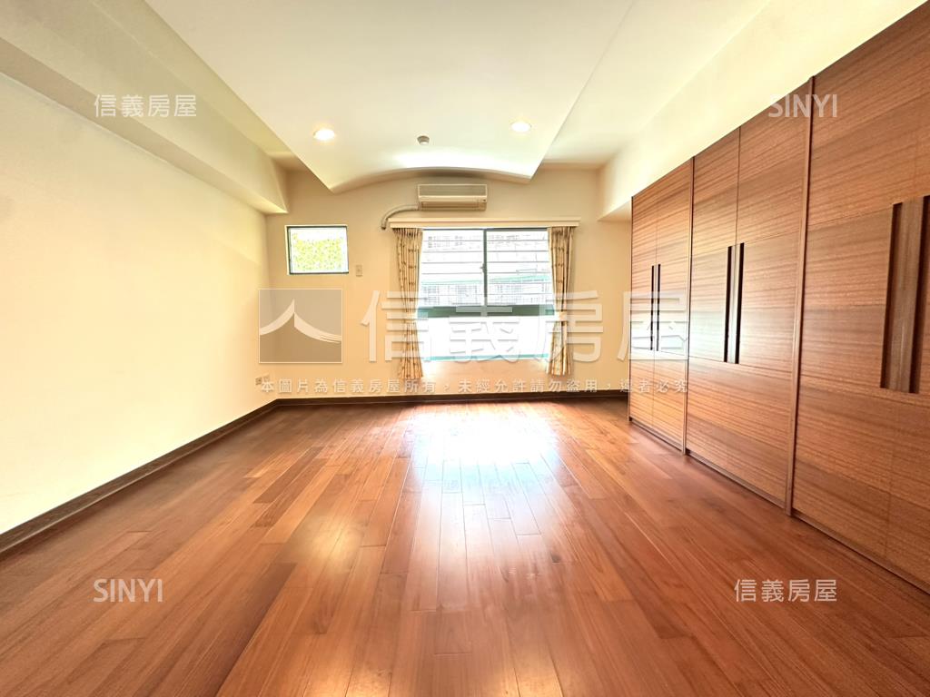 華麗大空間鋼骨電梯四房房屋室內格局與周邊環境