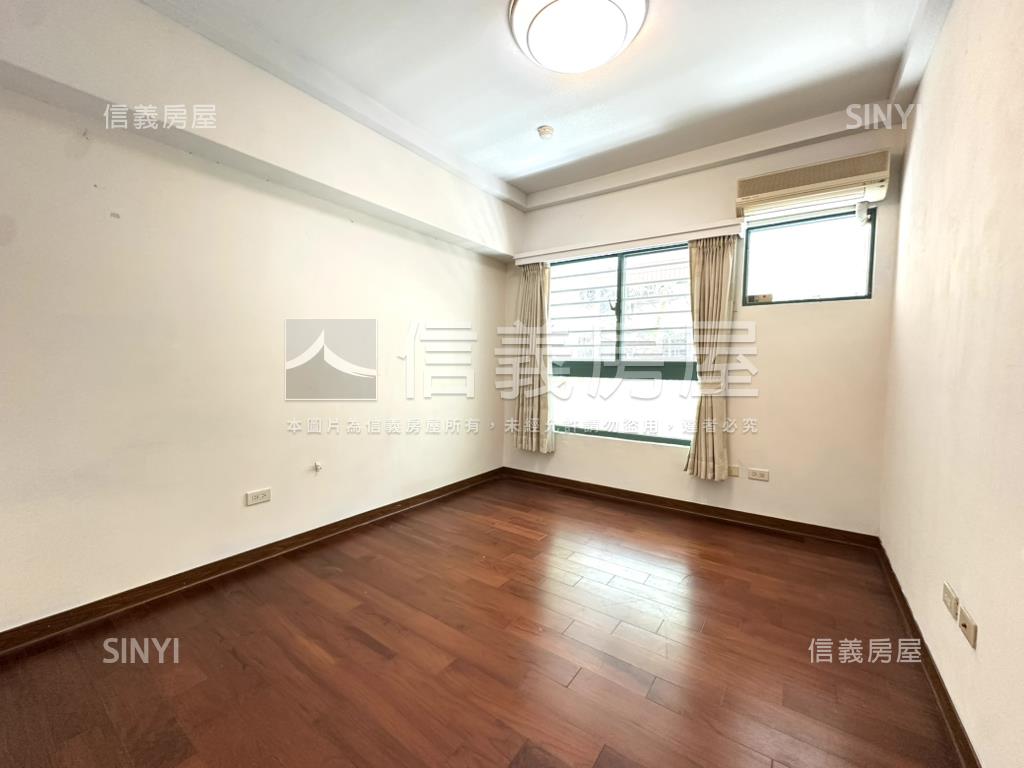 華麗大空間鋼骨電梯四房房屋室內格局與周邊環境