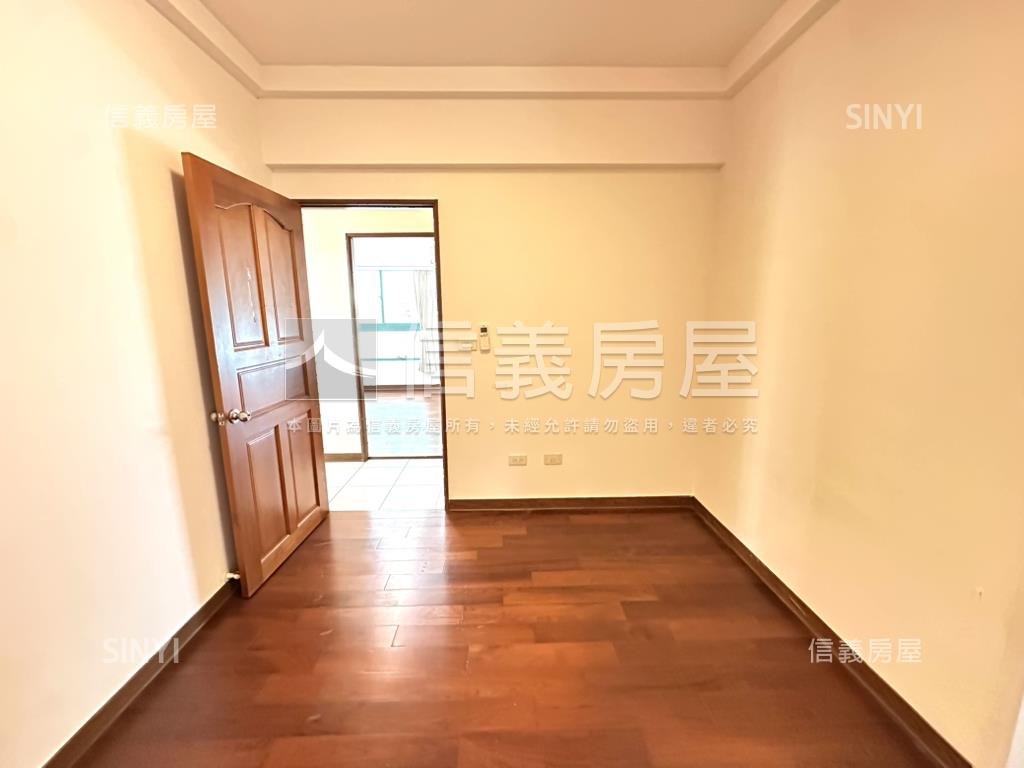 華麗大空間鋼骨電梯四房房屋室內格局與周邊環境