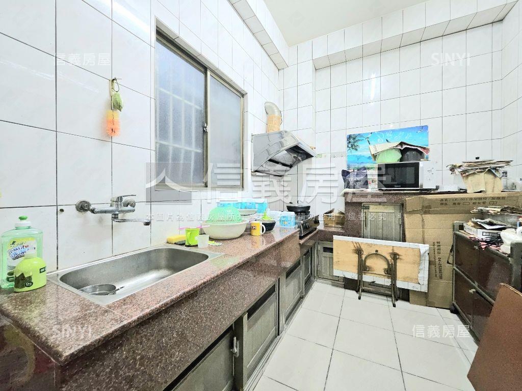 大里｜約３０坪大地坪透天房屋室內格局與周邊環境