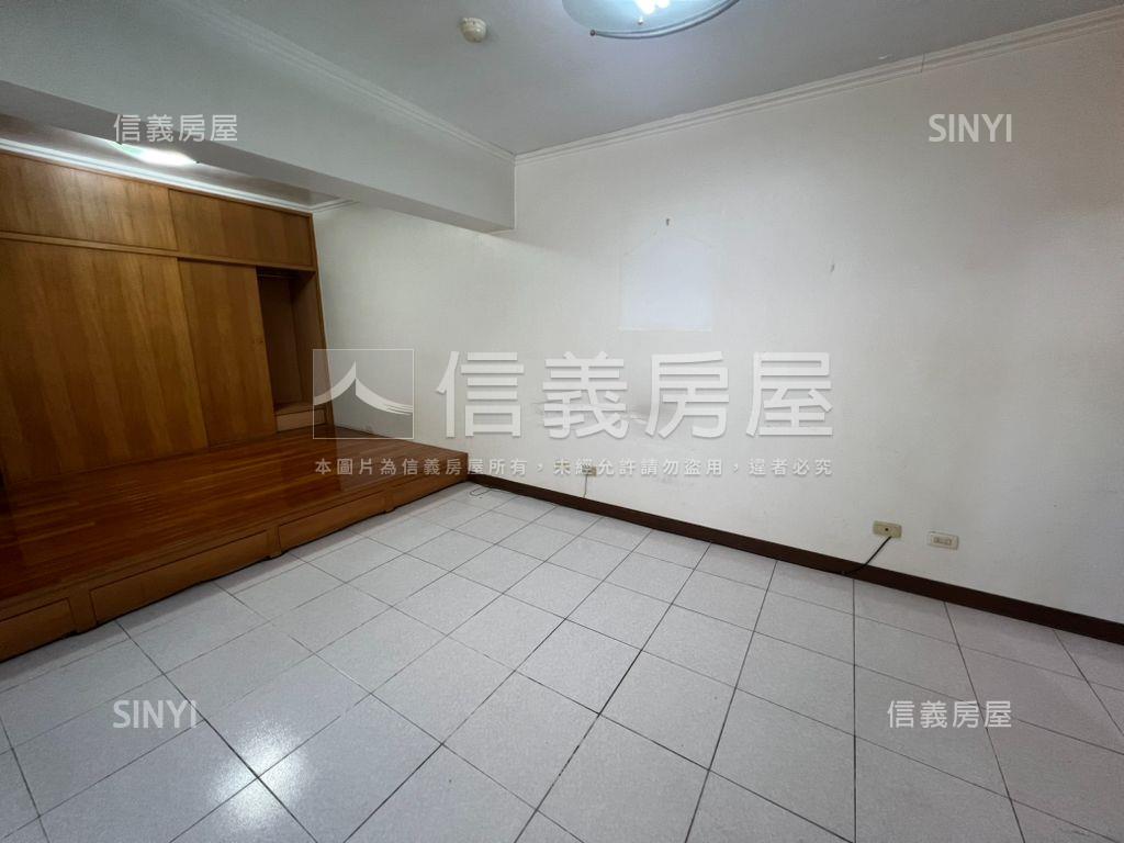 近捷運春天首席鬧中取靜房屋室內格局與周邊環境