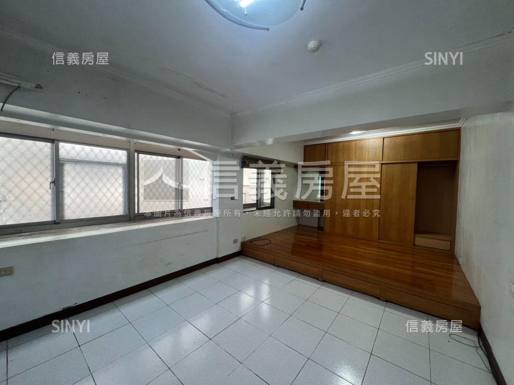近捷運春天首席鬧中取靜房屋室內格局與周邊環境