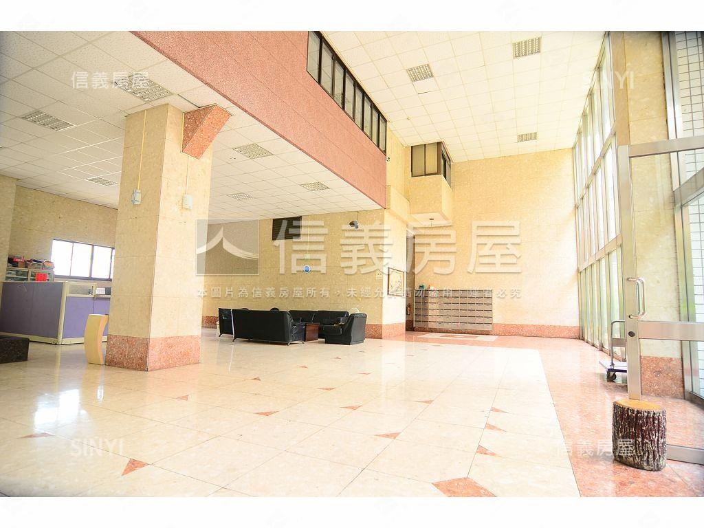 近關渡捷運站３房車位房屋室內格局與周邊環境