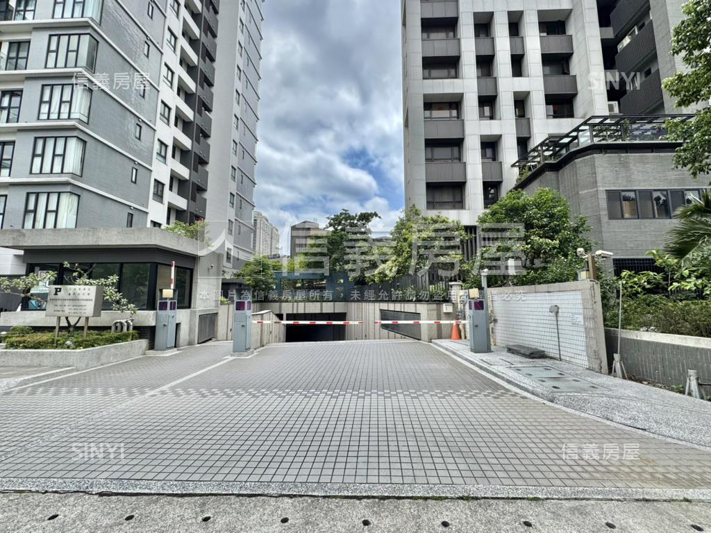 長群享享獨立大車位房屋室內格局與周邊環境