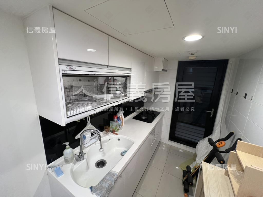 誠售超讚三房平面車位房屋室內格局與周邊環境