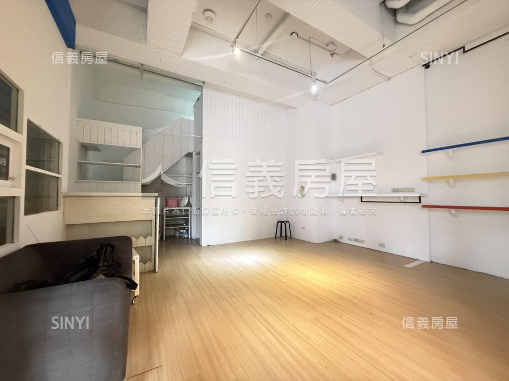 英明街三角窗金店房屋室內格局與周邊環境