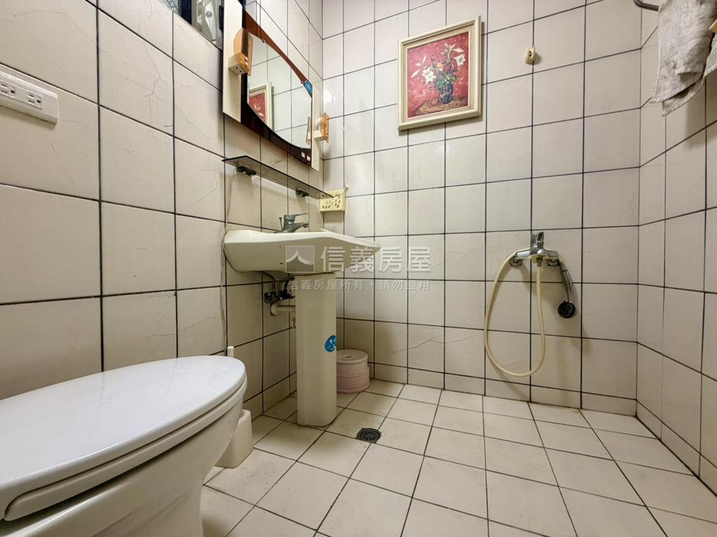 高翠路方正透天房屋室內格局與周邊環境