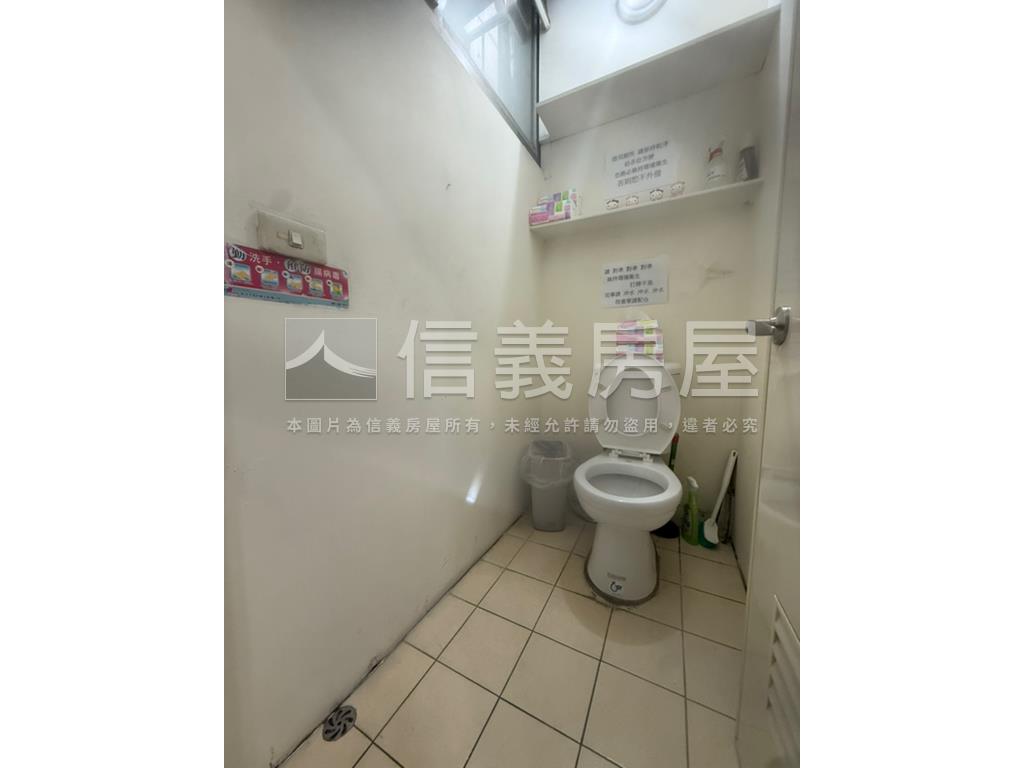 秀山國小黃金店面房屋室內格局與周邊環境