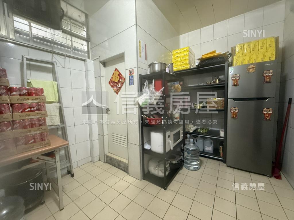 秀山國小黃金店面房屋室內格局與周邊環境
