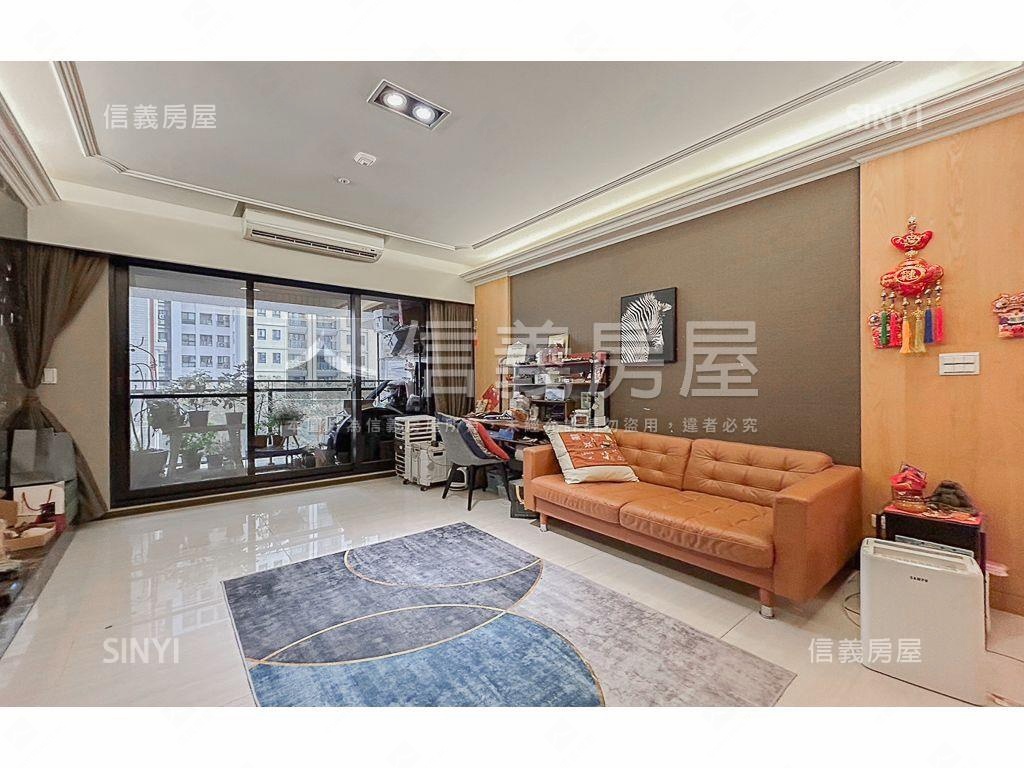 中港層峰三房平車附露臺房屋室內格局與周邊環境
