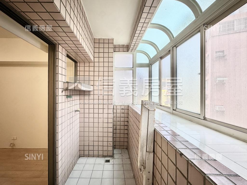 公園我家電梯四房房屋室內格局與周邊環境