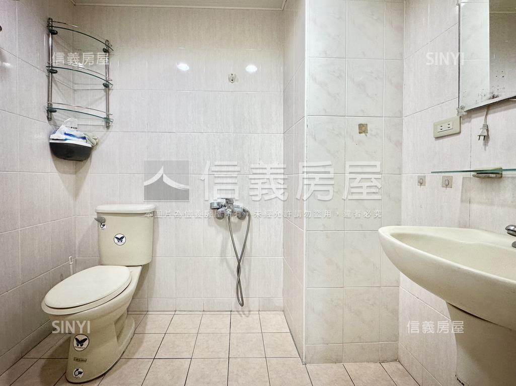 公園我家電梯四房房屋室內格局與周邊環境