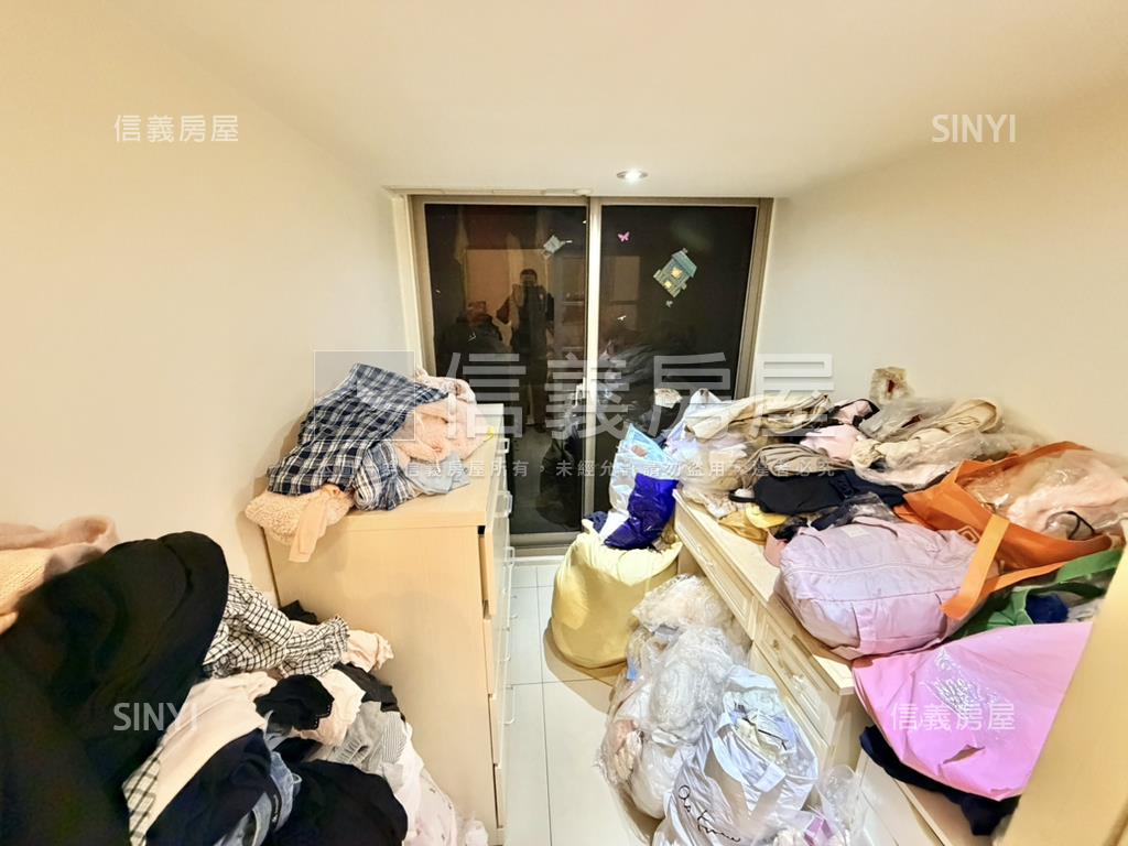 星光環邊間挑高三米六房屋室內格局與周邊環境