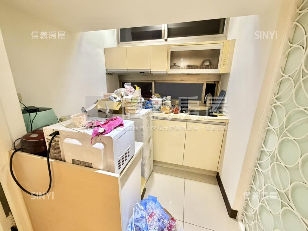 星光環邊間挑高三米六房屋室內格局與周邊環境