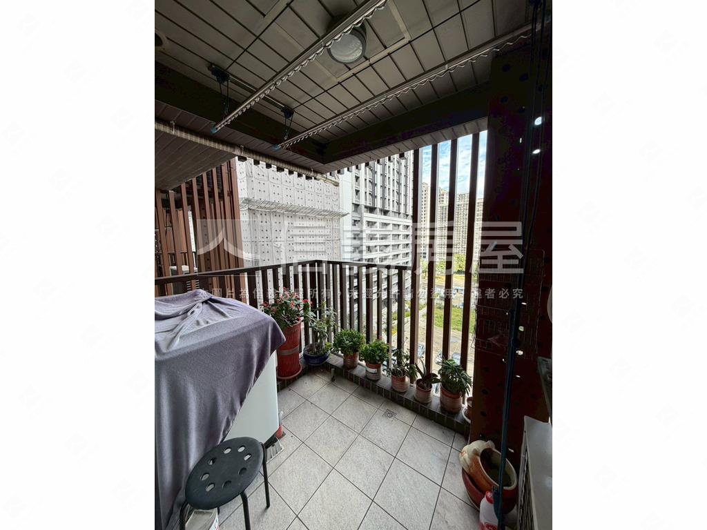 江翠ＯＮＥ採光裝潢二房房屋室內格局與周邊環境