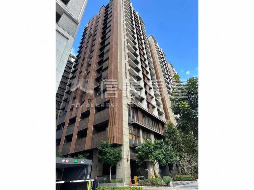 江翠ＯＮＥ採光裝潢二房房屋室內格局與周邊環境