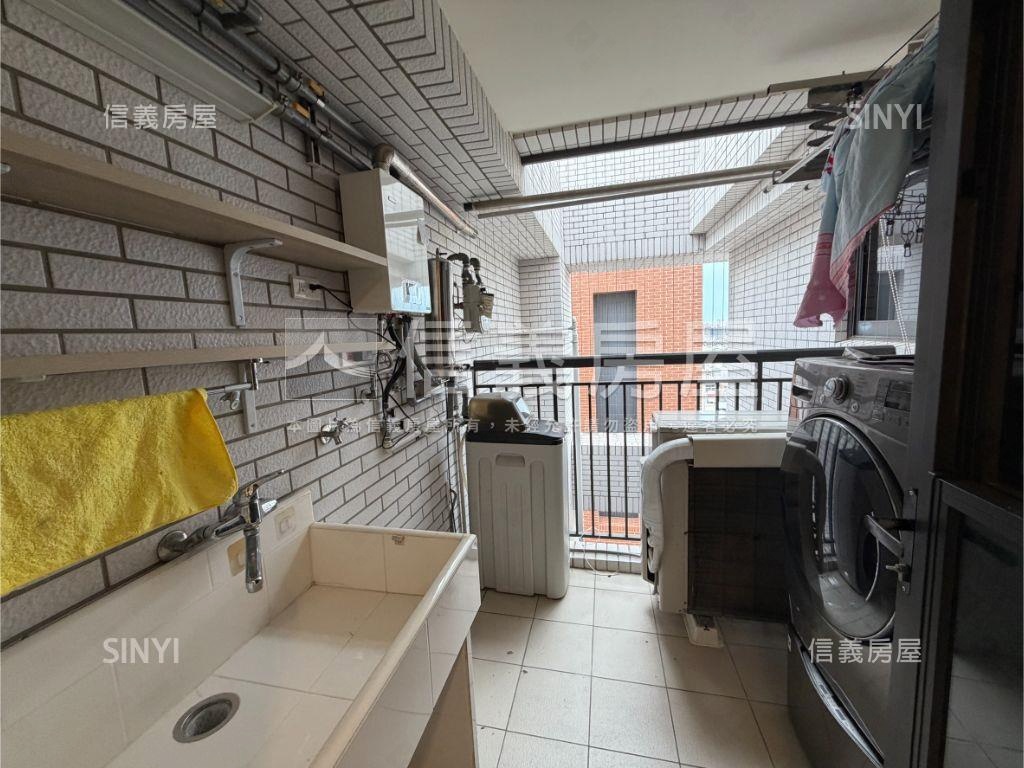 大毅讚幸福雙平車位帝王戶房屋室內格局與周邊環境