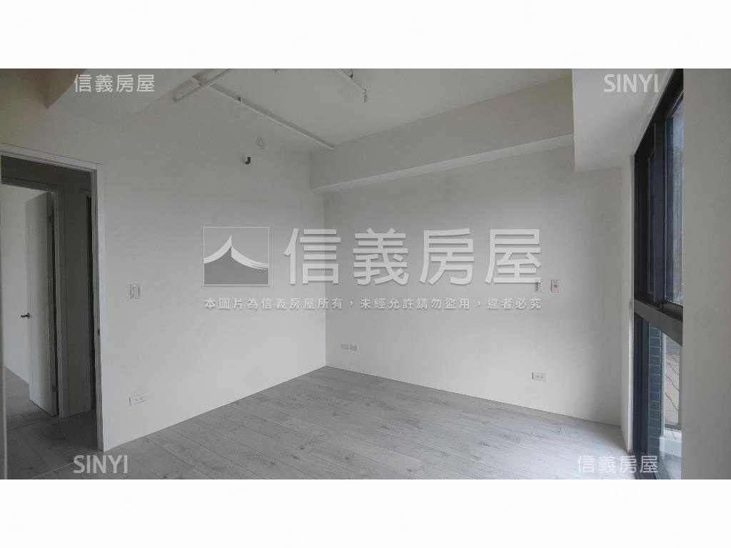 裕翔研山頂樓景觀帝王戶房屋室內格局與周邊環境