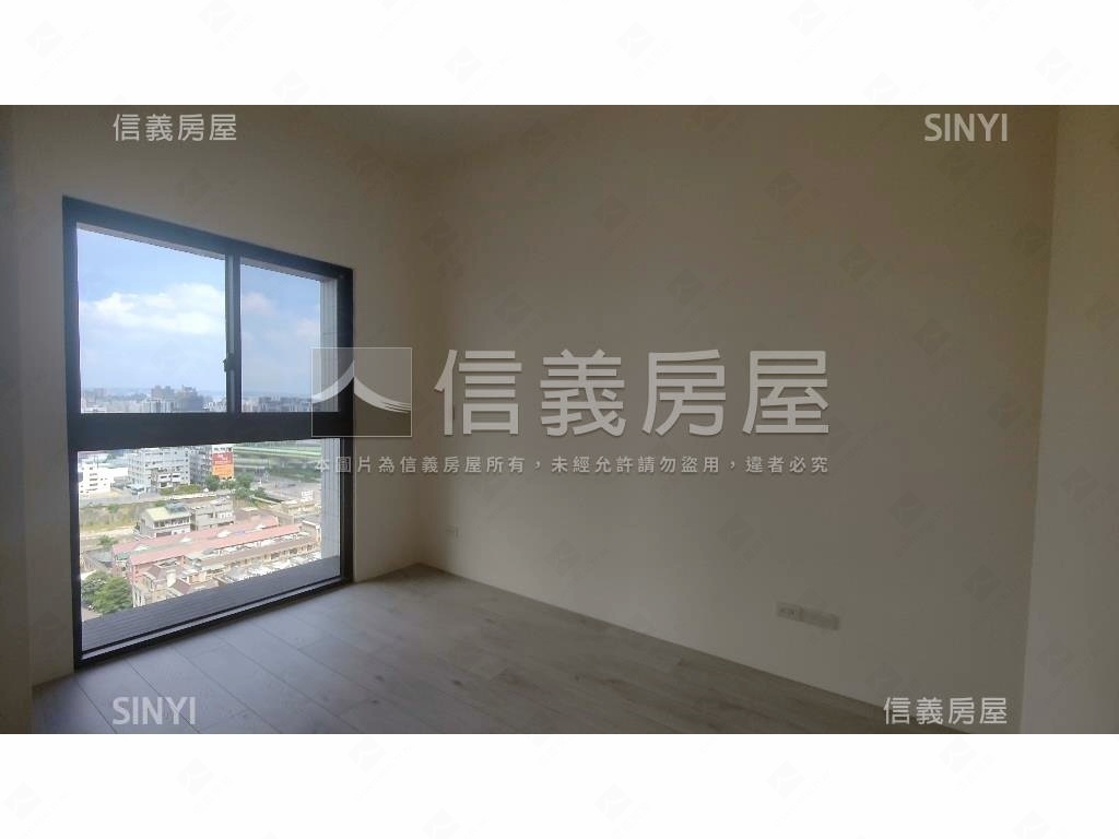 裕翔研山頂樓景觀帝王戶房屋室內格局與周邊環境