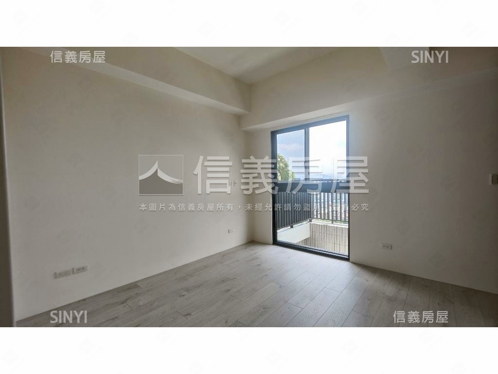裕翔研山頂樓景觀帝王戶房屋室內格局與周邊環境
