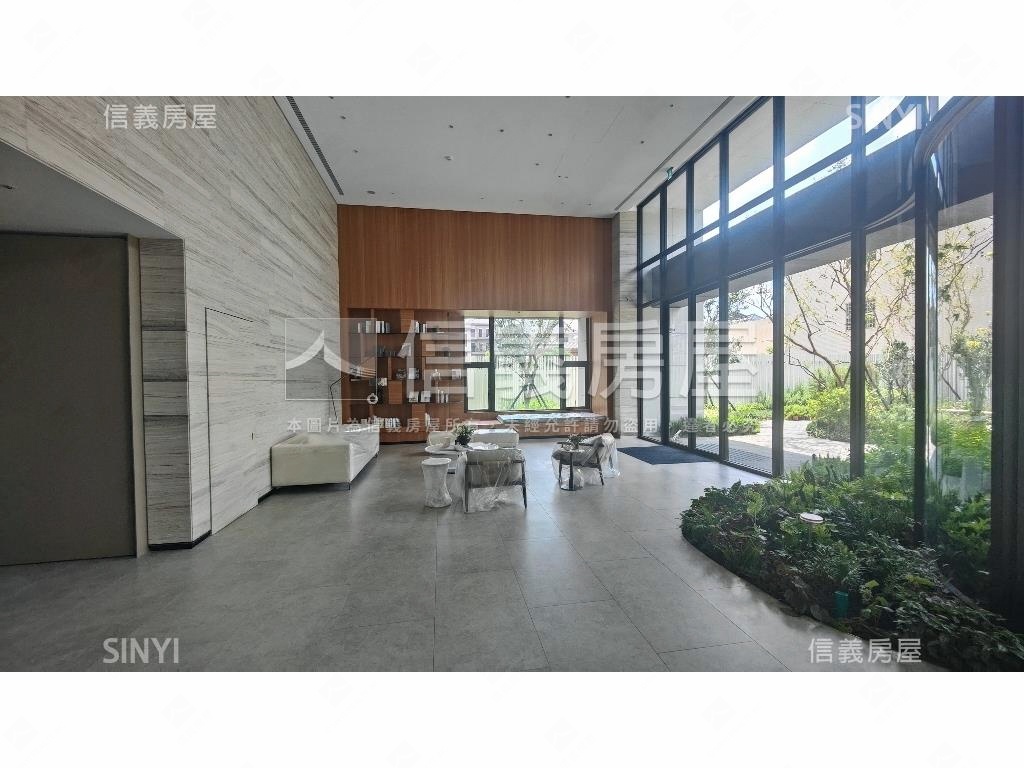 裕翔研山頂樓景觀帝王戶房屋室內格局與周邊環境