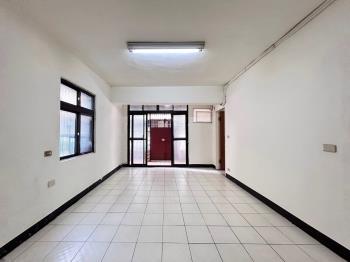 捷運裕民市場啵棒邊間一樓