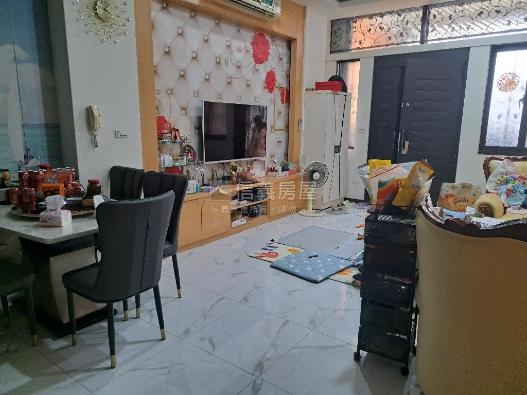 新高學區時尚風臨路美墅房屋室內格局與周邊環境