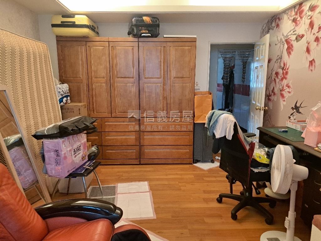 新高學區時尚風臨路美墅房屋室內格局與周邊環境