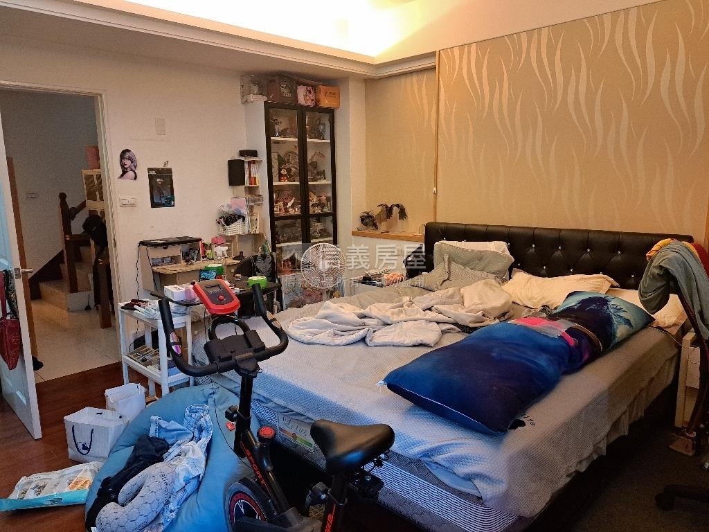 新高學區時尚風臨路美墅房屋室內格局與周邊環境