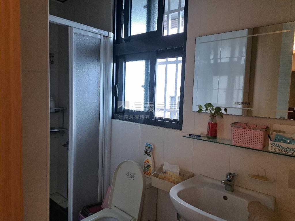 新高學區時尚風臨路美墅房屋室內格局與周邊環境
