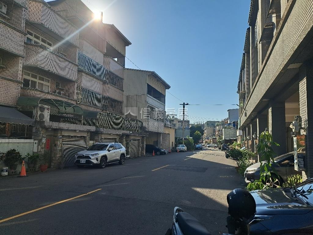 新高學區時尚風臨路美墅房屋室內格局與周邊環境