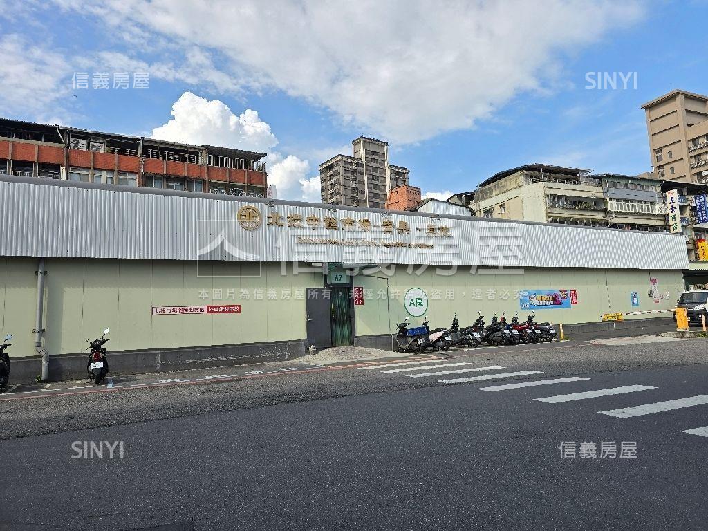 專任－北投電梯雙車位房屋室內格局與周邊環境
