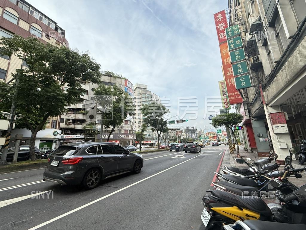 正重陽路黃金金店面房屋室內格局與周邊環境