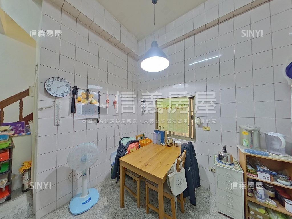 近彰興國中～邊間花園美墅房屋室內格局與周邊環境