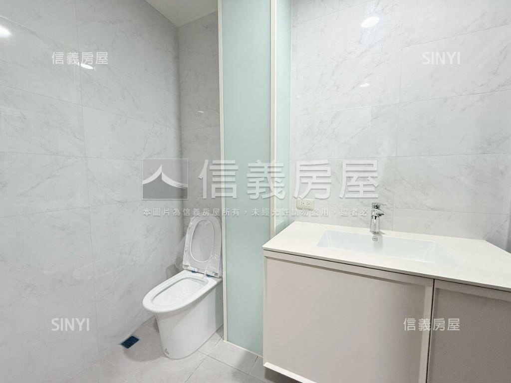 近Ａ２２捷運中壢夜市透天房屋室內格局與周邊環境