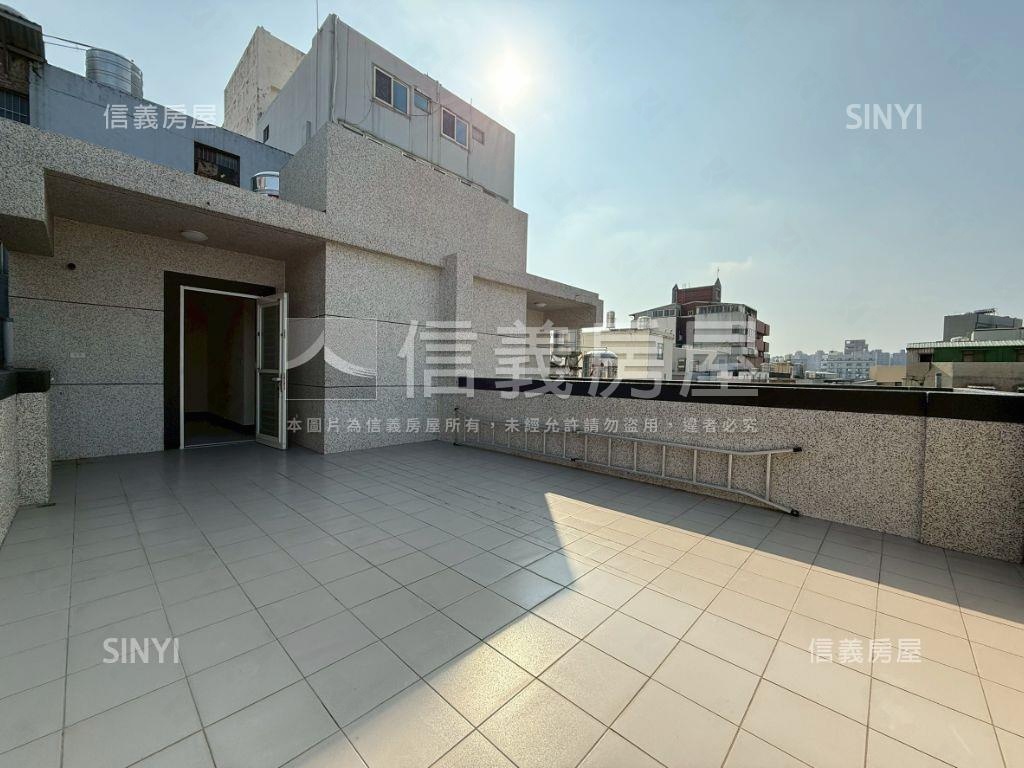 近Ａ２２捷運中壢夜市透天房屋室內格局與周邊環境