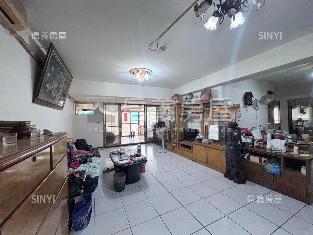 【專任】松天下三房車位房屋室內格局與周邊環境